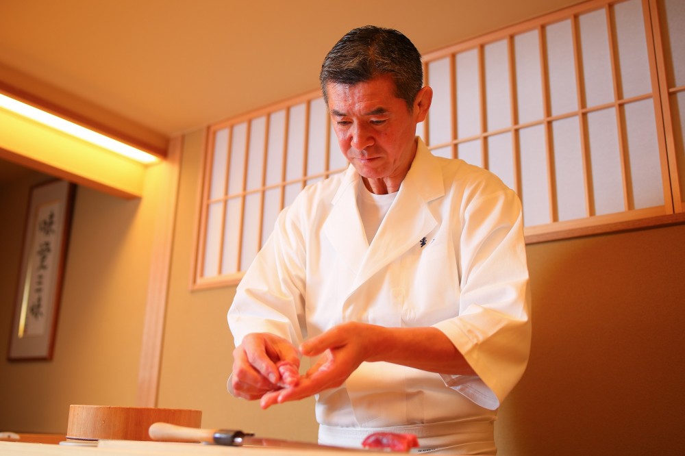 自分を職人だと思って、仕事に臨む　銀座鮨青木店主　青木利勝