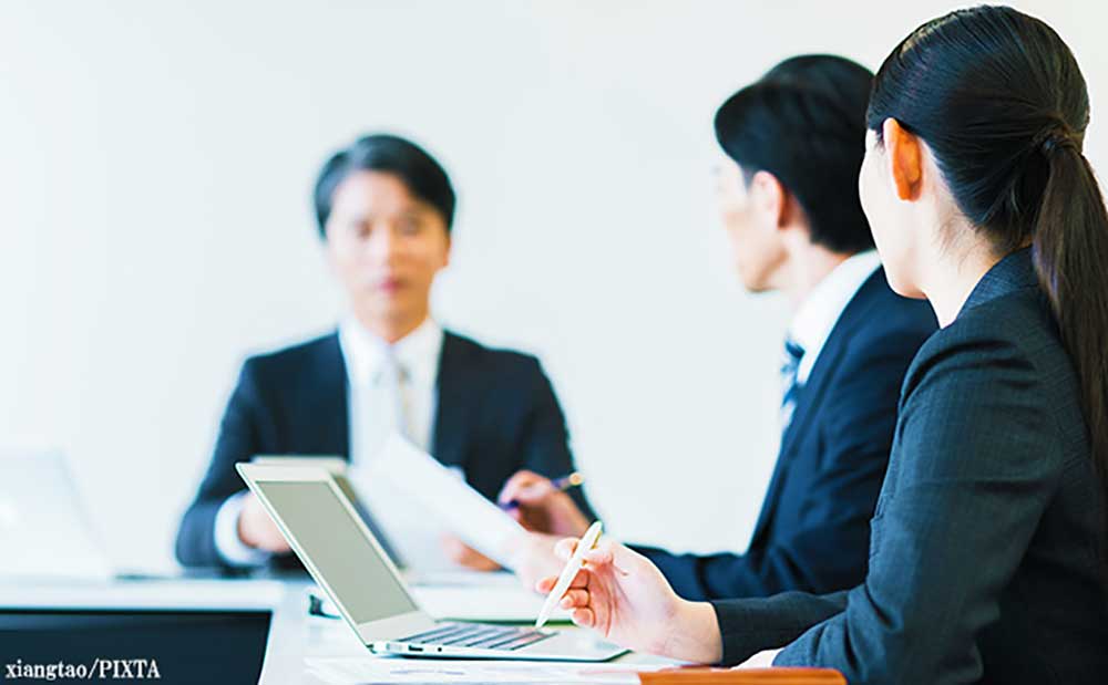 無能なリーダーは責任から逃げる... 信頼される上司の「覚悟の示し方」は？